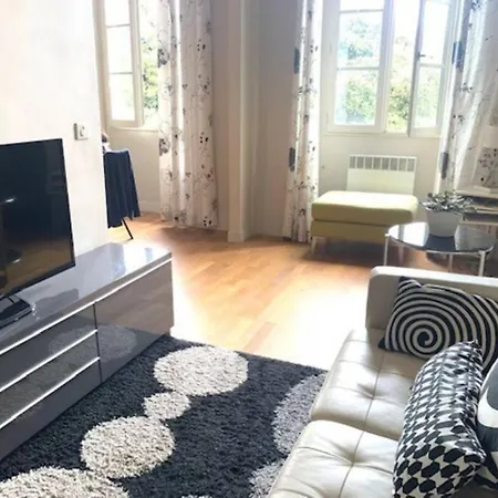 18 Garibaldi Apartment